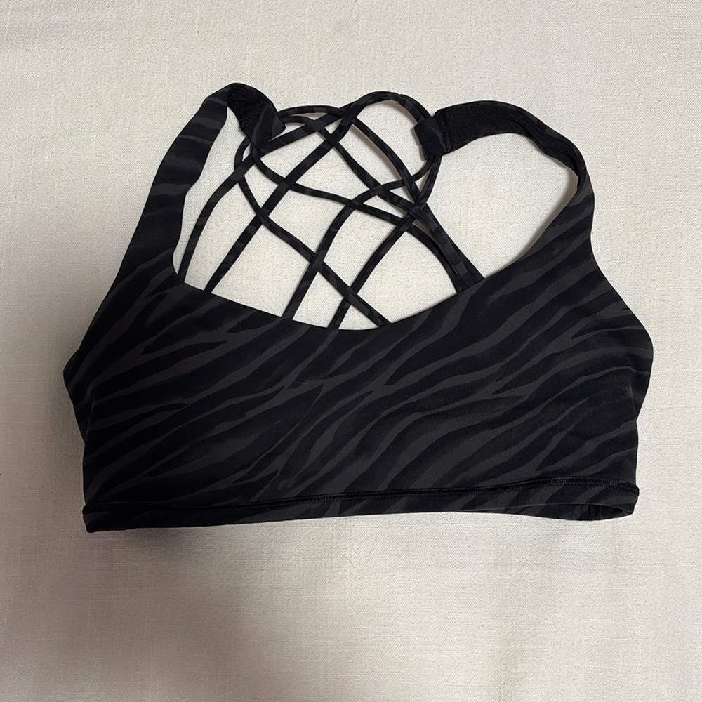 Lululemon Free to Be Bra in Size 6